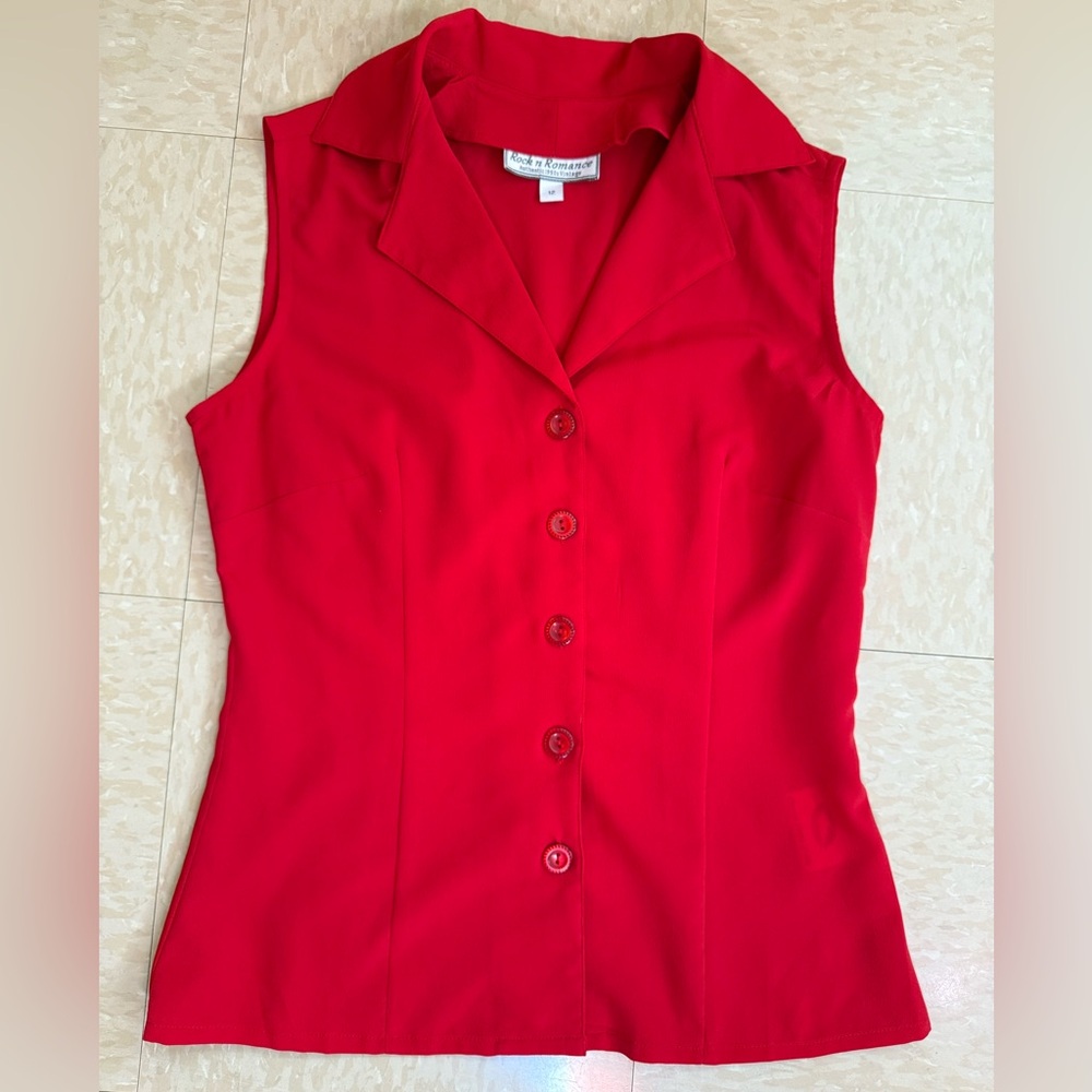 Red Retro Sleeveless Button-Up Blouse